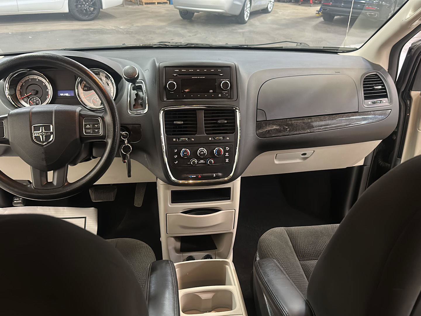 Used 2015 Dodge Grand Caravan SE w/ Quick Order Package 29E SE FWD image 24