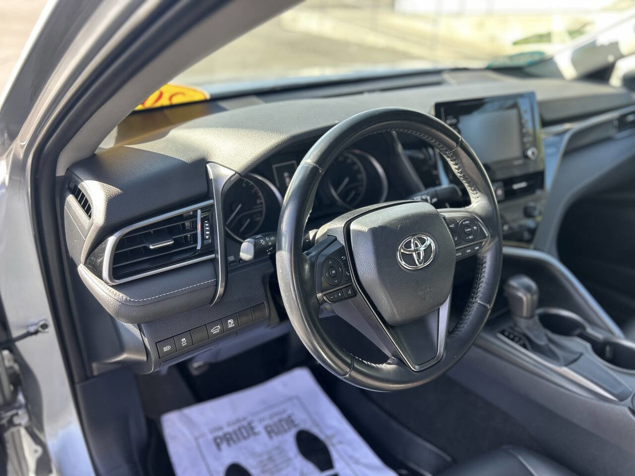 Used 2021 Toyota Camry SE image 10