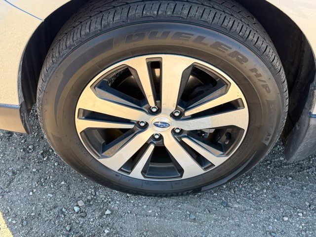 Used 2019 Subaru Outback 2.5i Limited w/ Popular Package #2 AWD/4WD image 10