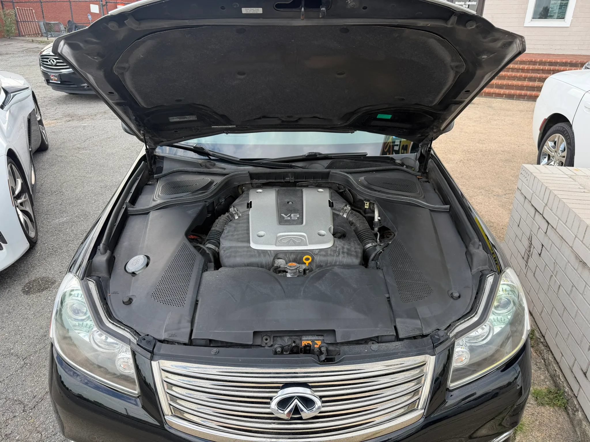 Used 2010 INFINITI M35 w/ Technology Pkg RWD image 30