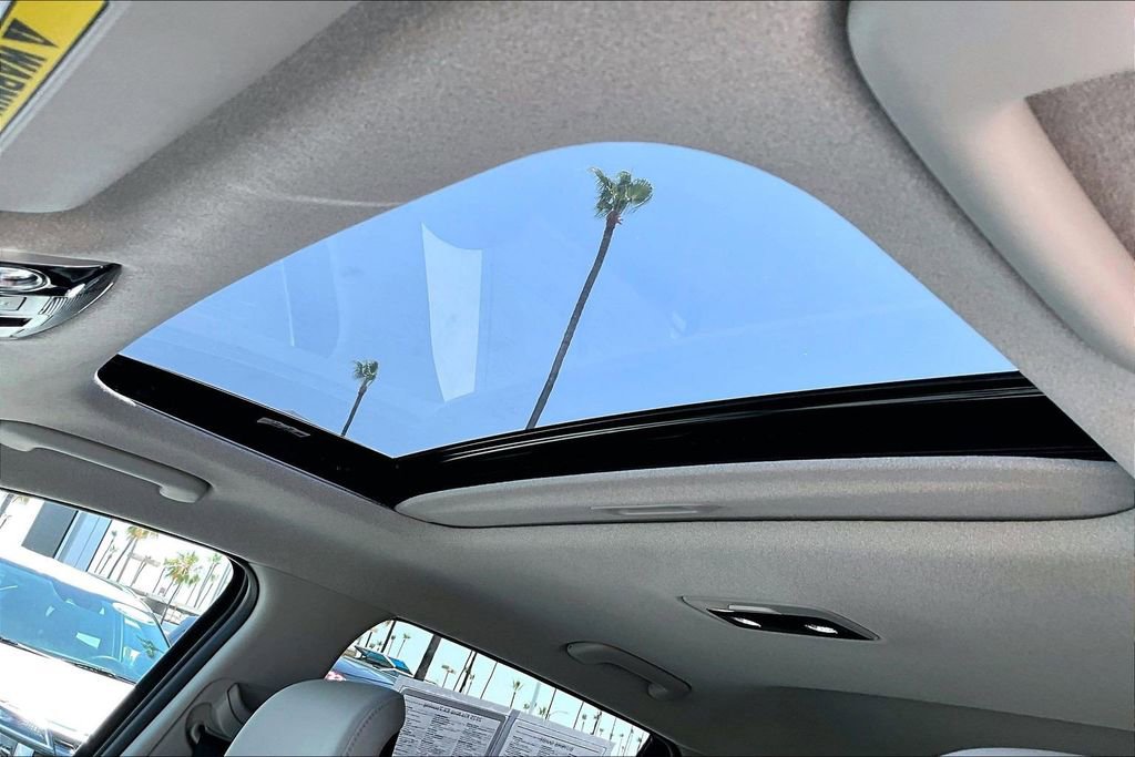 Used 2025 Kia Niro EX Touring FWD image 14