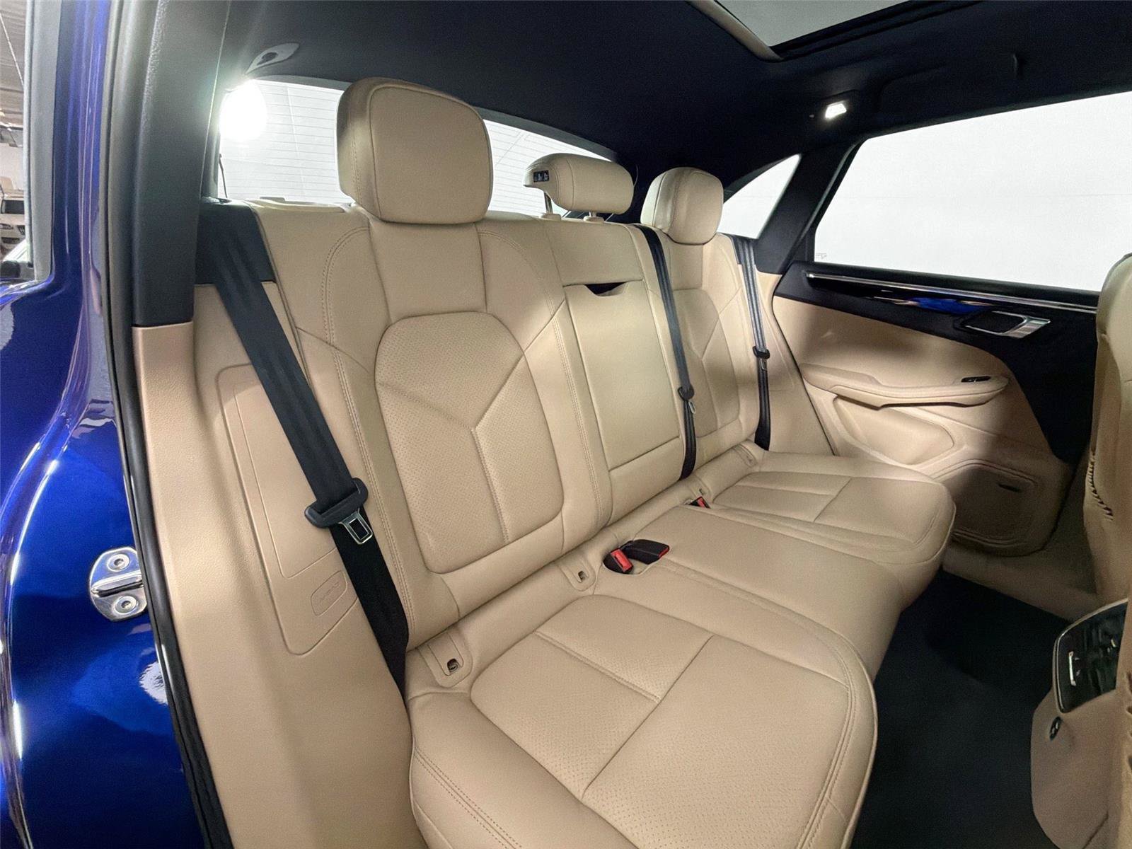 Certified 2026 Porsche Macan Turbo AWD/4WD image 27