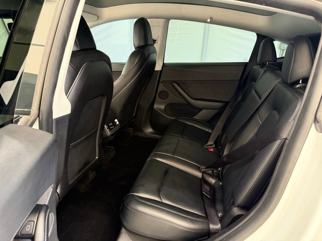 Used 2022 Tesla Model Y Long Range AWD/4WD image 17