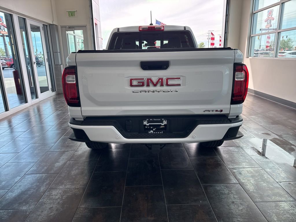 Used 2025 GMC Canyon AT4 image 9