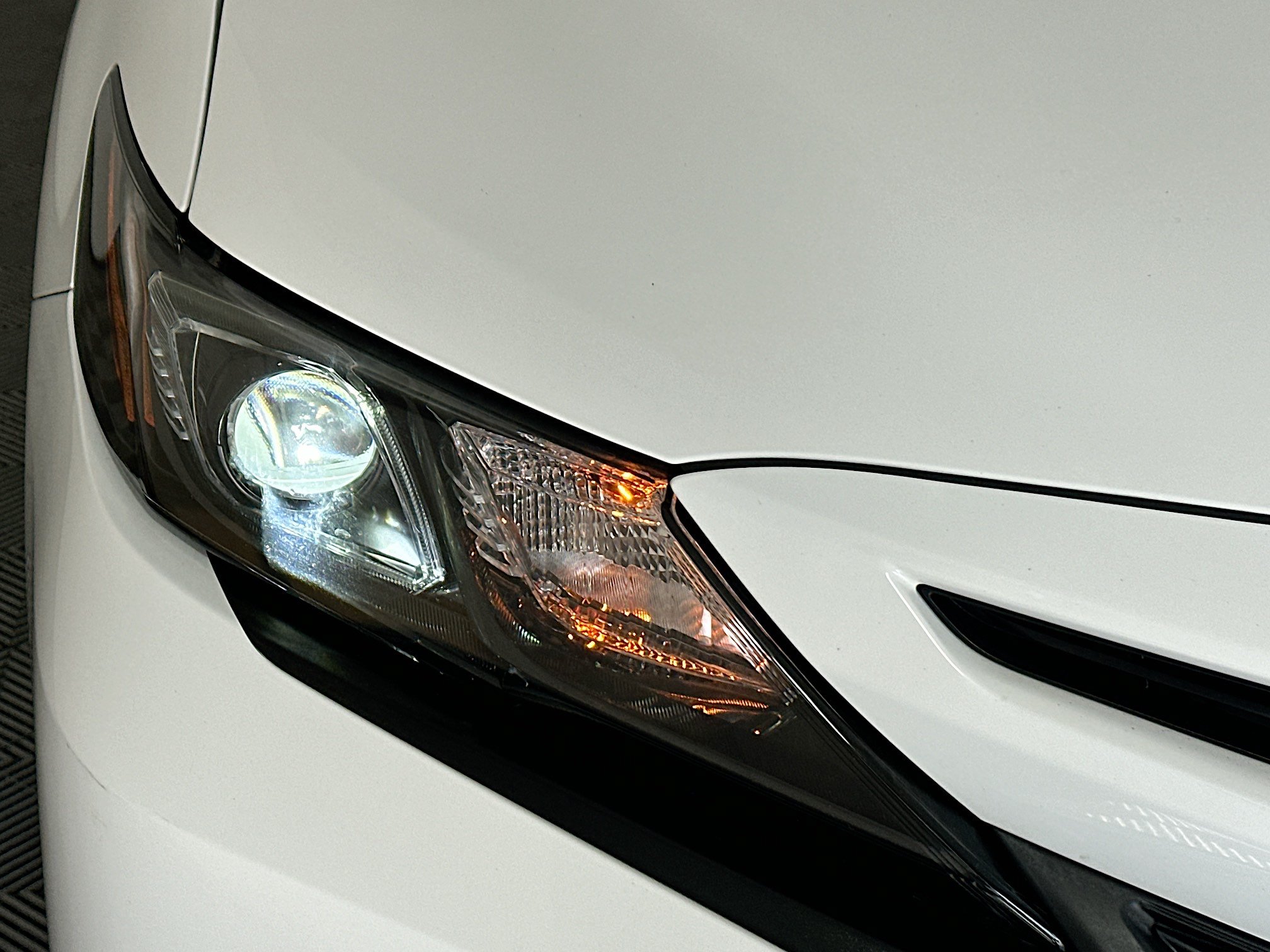 Used 2023 Toyota Camry SE FWD image 9