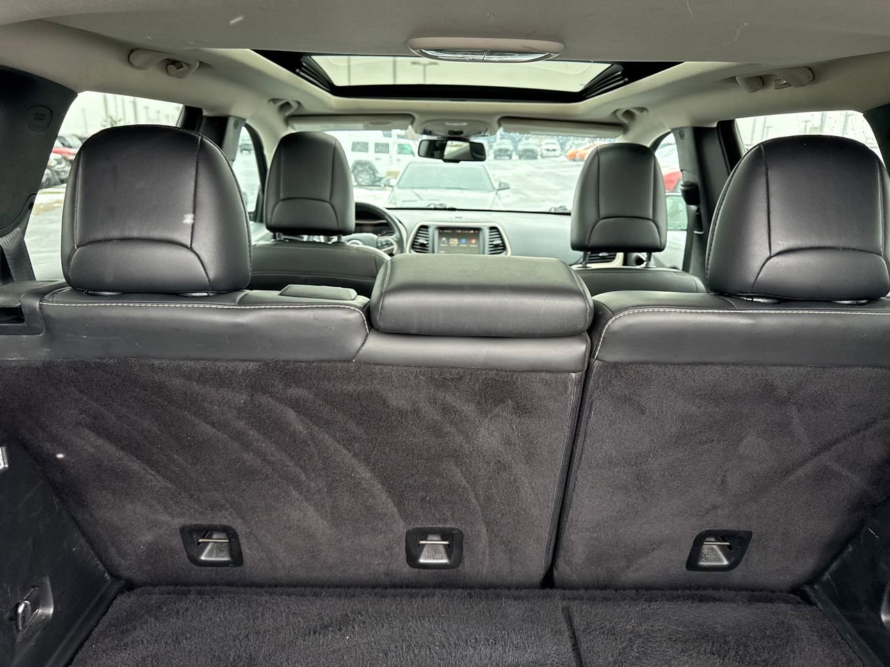 Used 2015 Jeep Cherokee Limited image 10