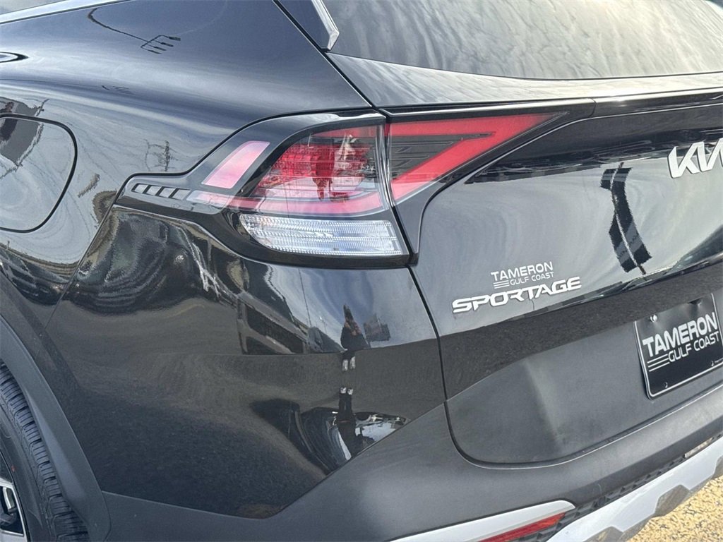 Certified 2024 Kia Sportage EX image 11