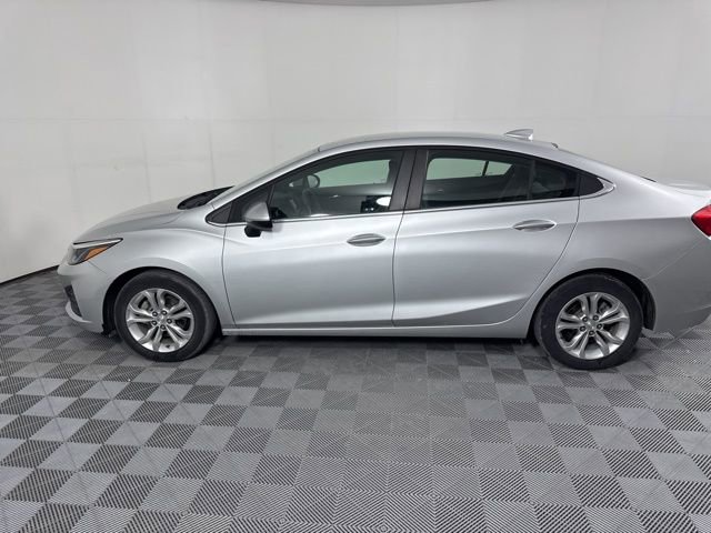 Used 2019 Chevrolet Cruze LT image 6