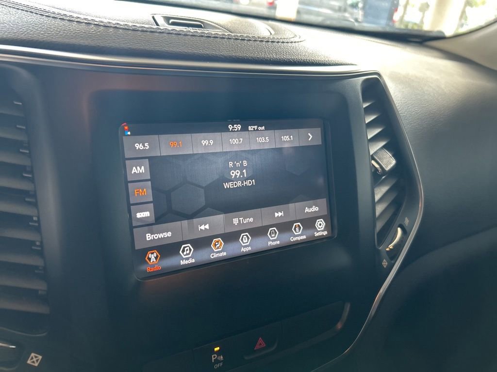 Used 2019 Jeep Cherokee Altitude image 7