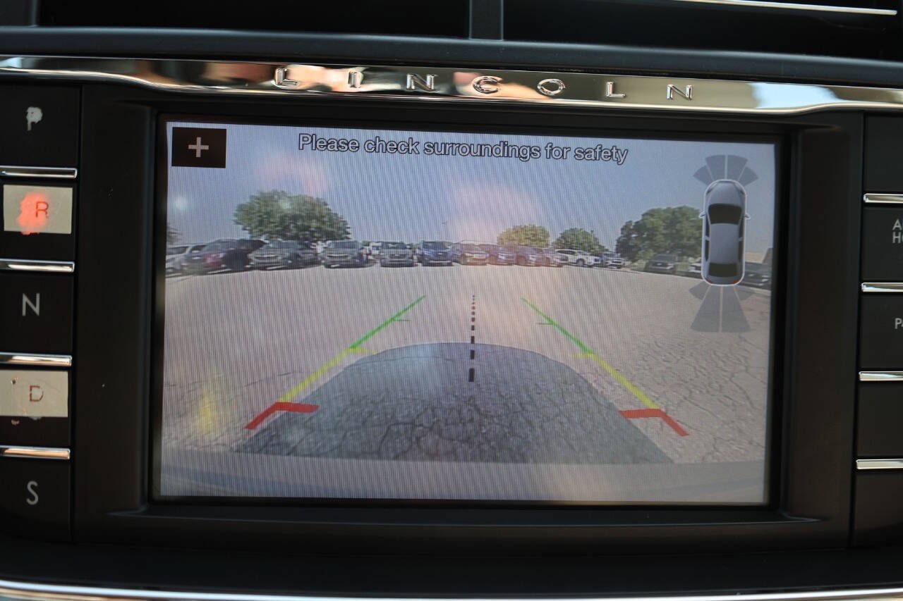 Used 2017 Lincoln Continental Select FWD image 22