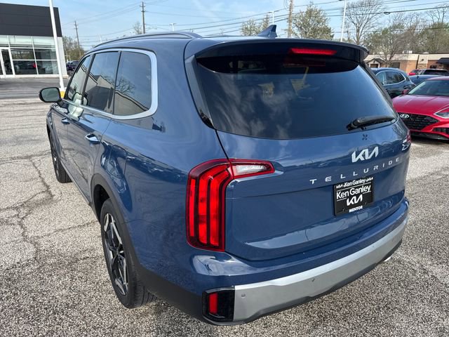 Certified 2023 Kia Telluride S image 5