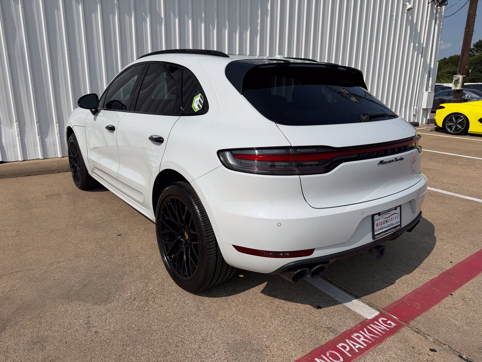 Used 2021 Porsche Macan Turbo AWD/4WD image 4