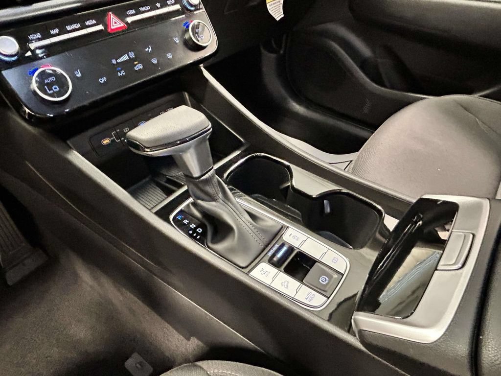 Certified 2025 Hyundai Tucson SEL AWD/4WD image 17