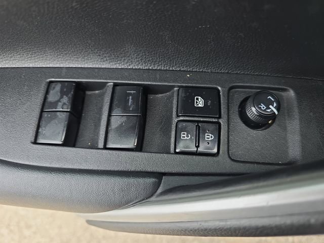 Used 2022 Toyota Corolla Cross XLE image 27