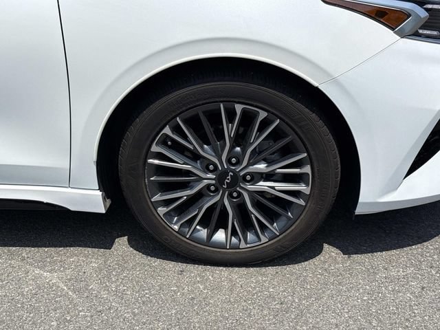 Used 2023 Kia Forte GT-Line w/ GT-Line Premium Package FWD image 7