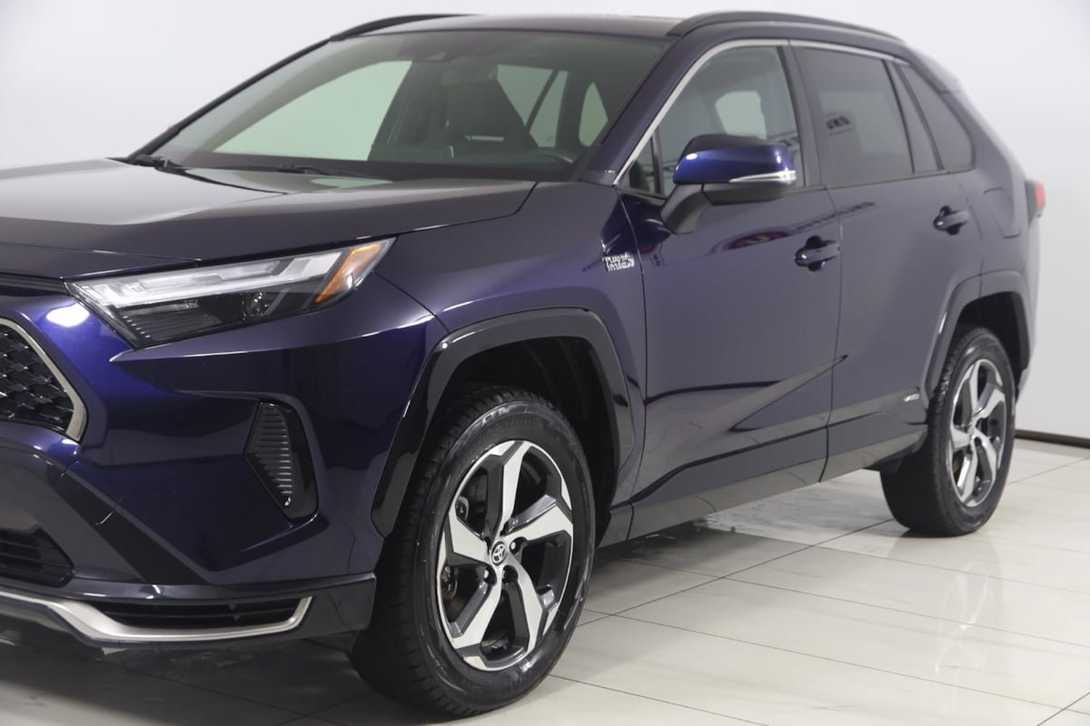 Used 2024 Toyota RAV4 SE w/ Weather & Moonroof Package AWD/4WD image 43