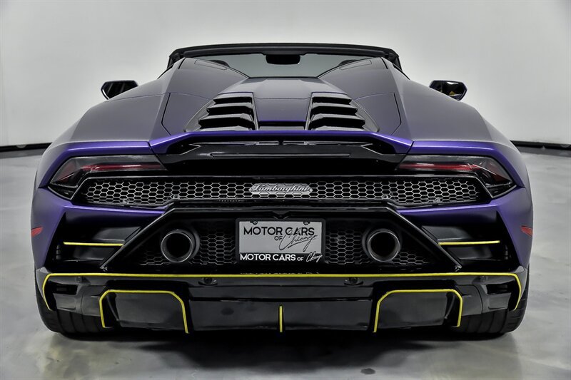 Used 2021 Lamborghini Huracan EVO RWD image 9