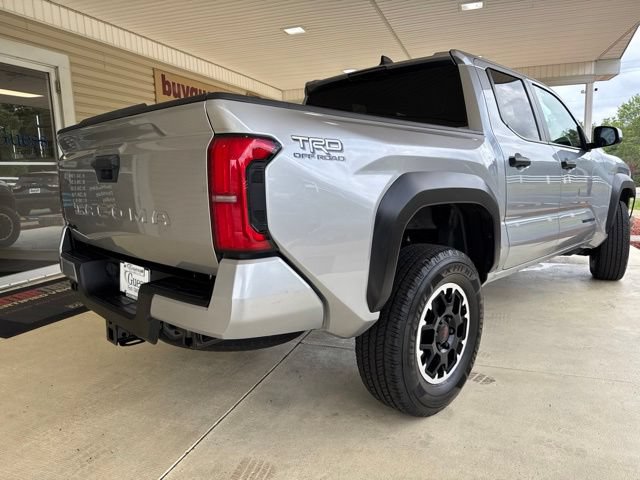 Used 2024 Toyota Tacoma TRD Off-Road AWD/4WD image 6