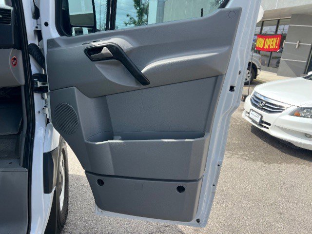 Used 2017 Freightliner Sprinter 2500 image 19