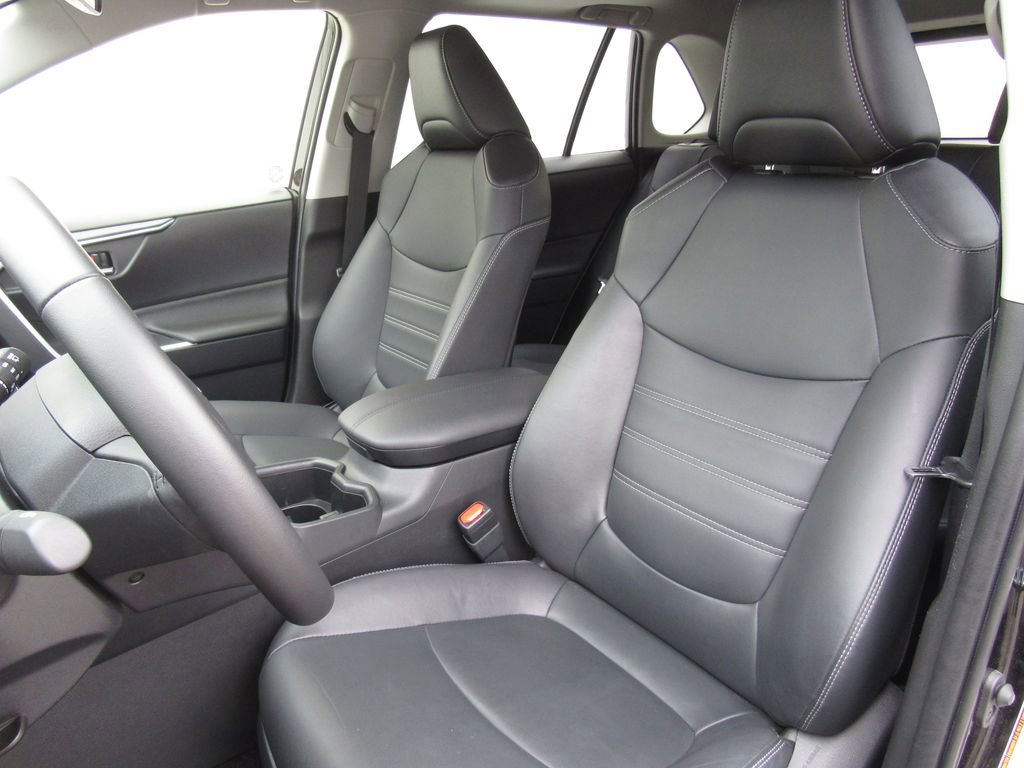 Certified 2025 Toyota RAV4 XLE Premium AWD/4WD image 12
