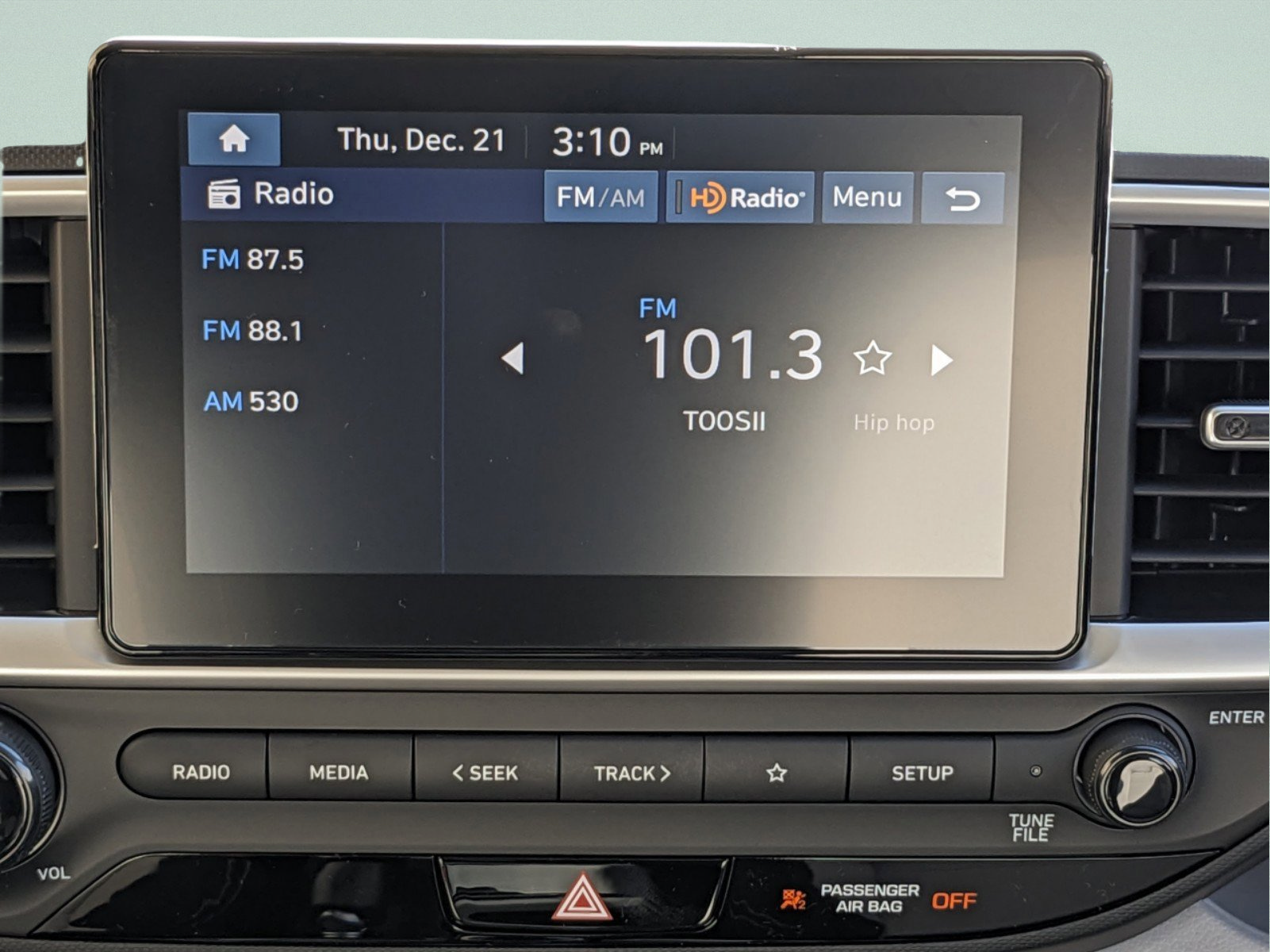 New 2025 Hyundai Venue SEL FWD image 18
