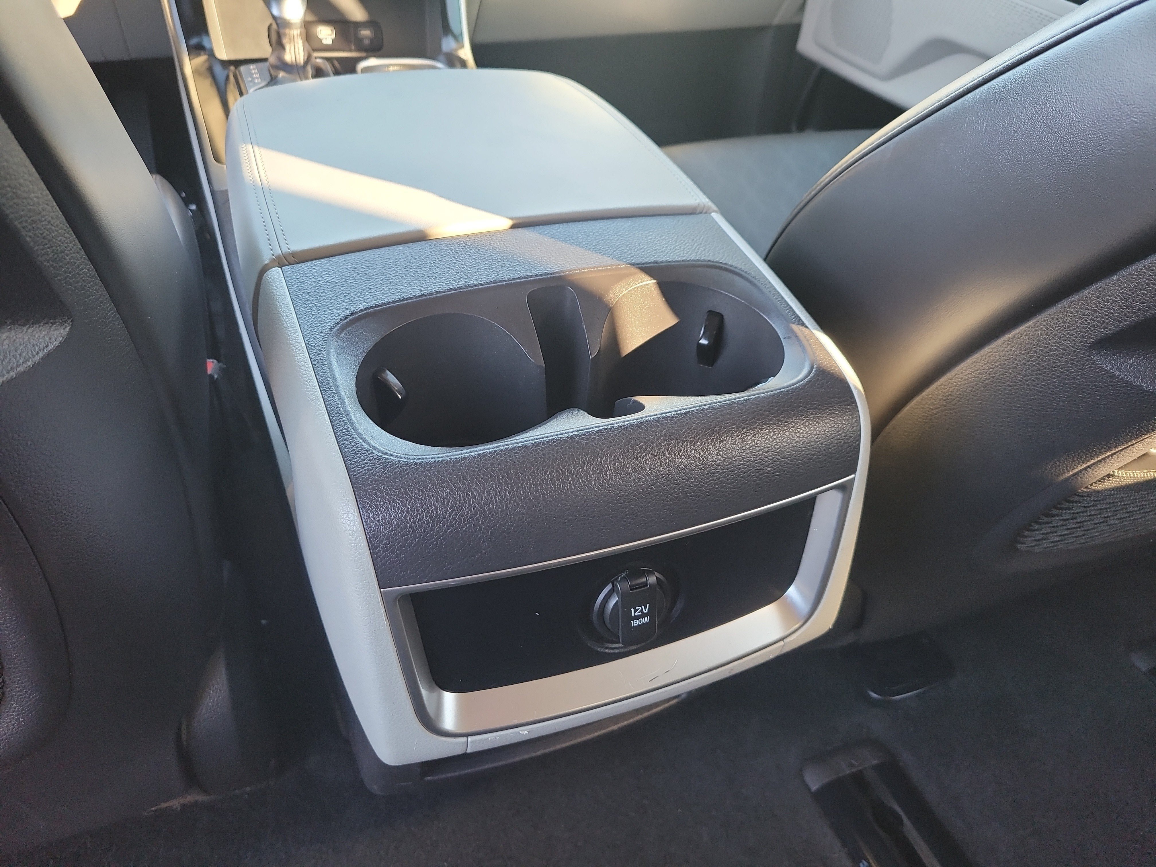 Used 2024 Kia Carnival LX FWD image 13