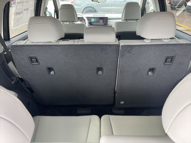 New 2025 Hyundai Santa Fe SEL image 15