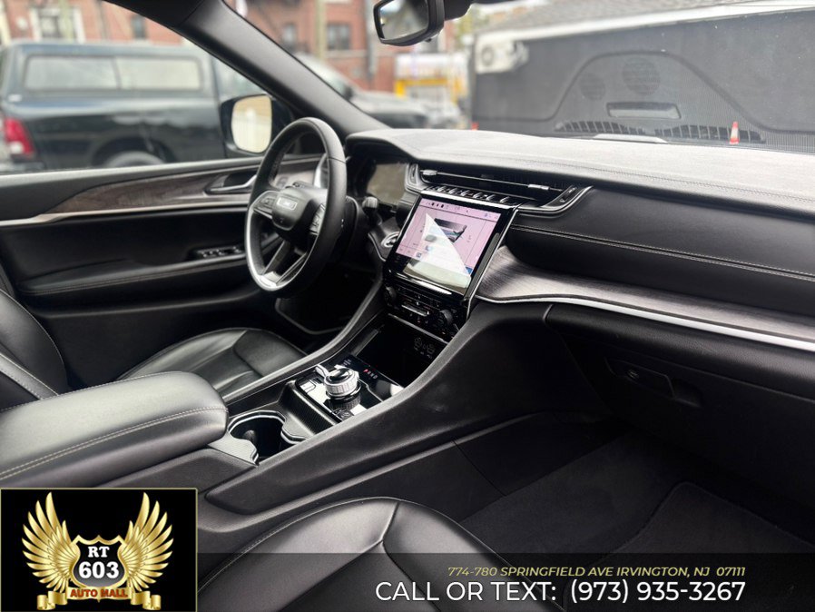 Used 2024 Jeep Grand Cherokee Limited 4xe AWD/4WD image 15