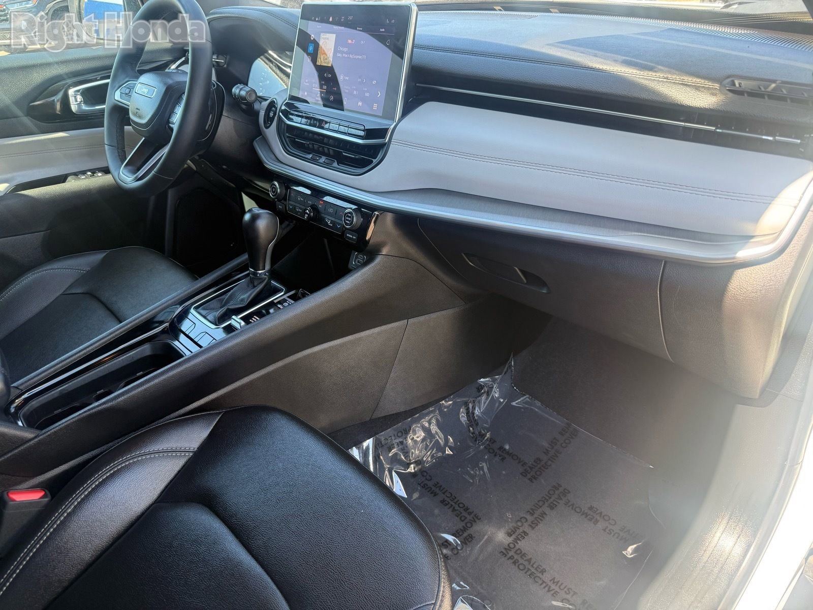 Used 2025 Jeep Compass Limited image 30