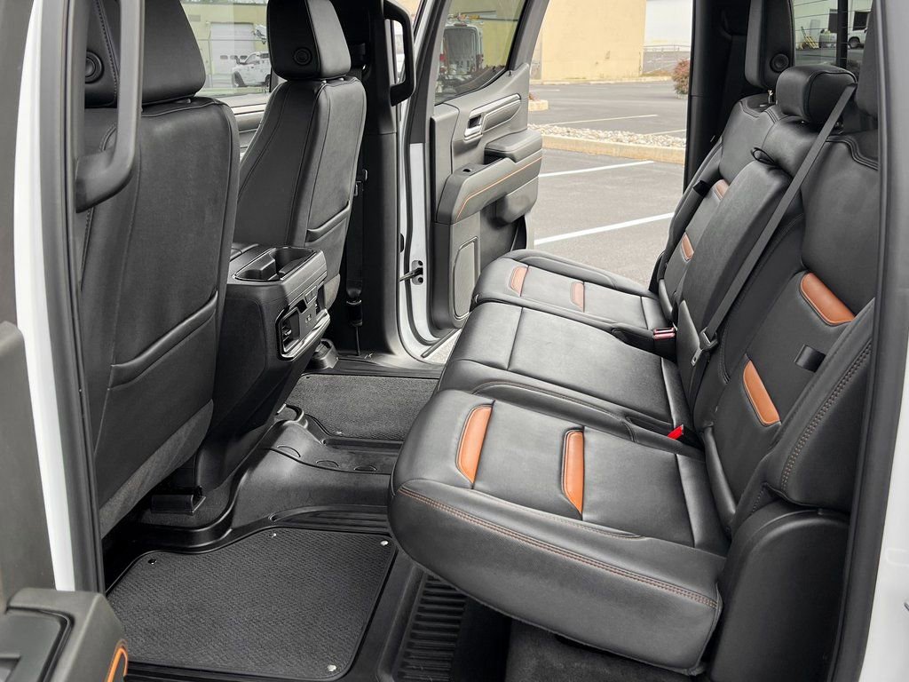 Used 2024 GMC Sierra 1500 AT4 image 16