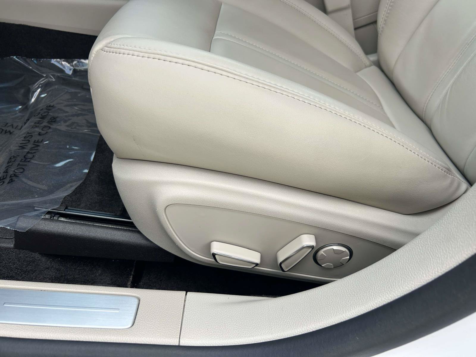 Used 2018 Lincoln MKZ Select w/ Select Plus Package FWD image 18
