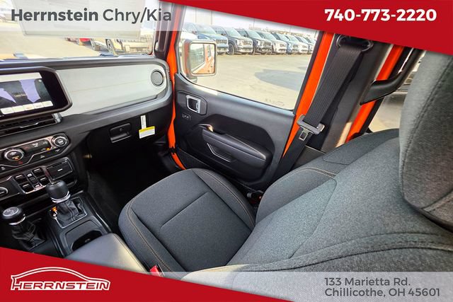 New 2026 Jeep Gladiator Sport AWD/4WD image 11