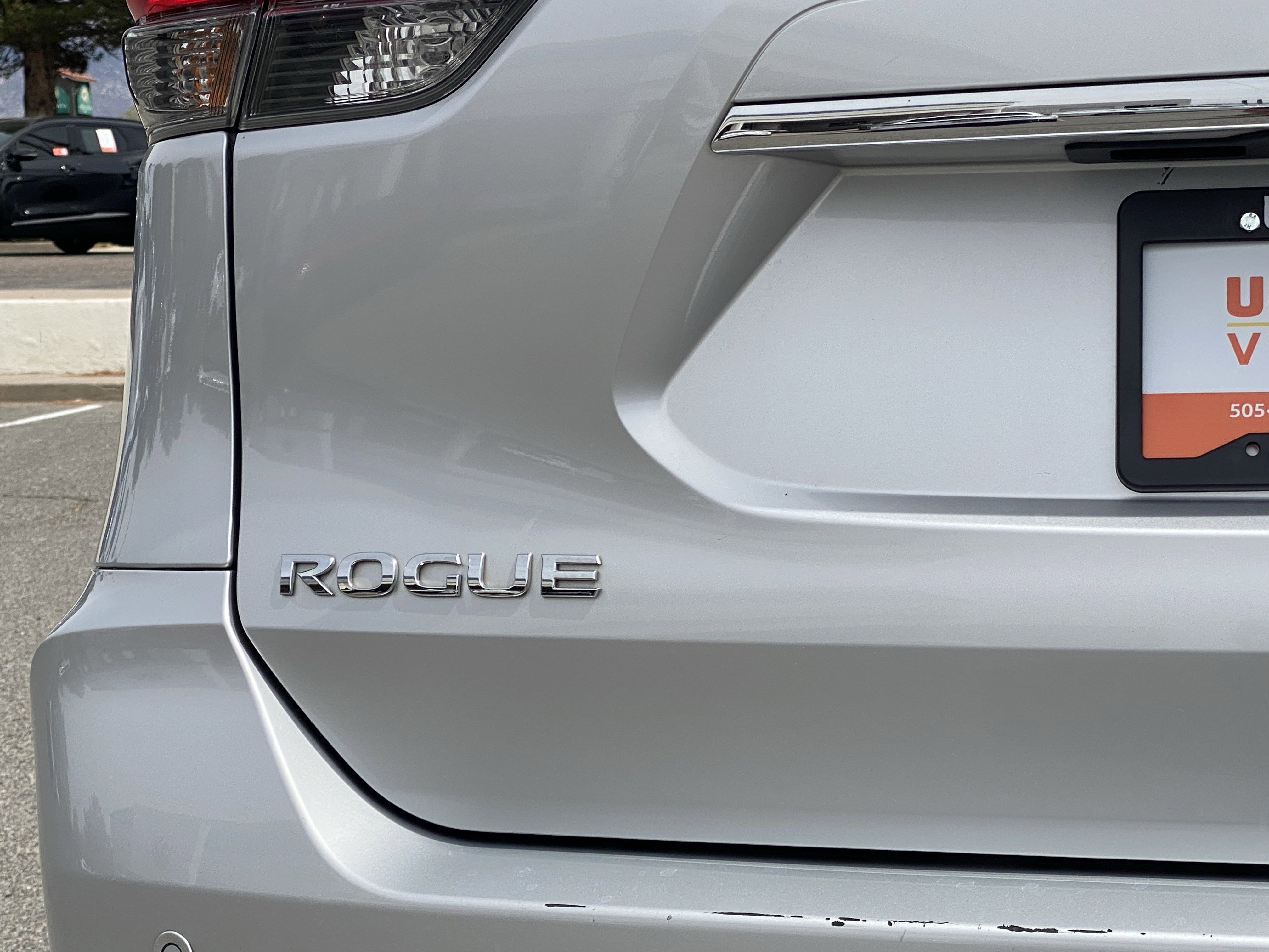 Used 2020 Nissan Rogue SV FWD image 18
