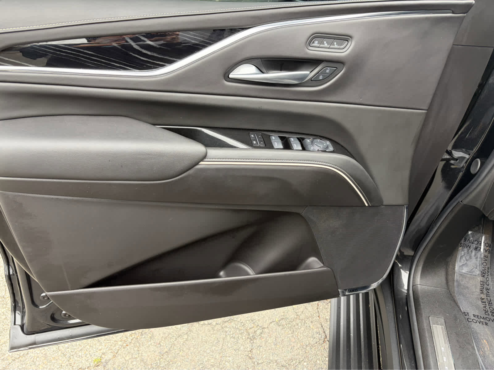 Certified 2024 Cadillac Escalade V w/ LPO, ONYX Package image 7