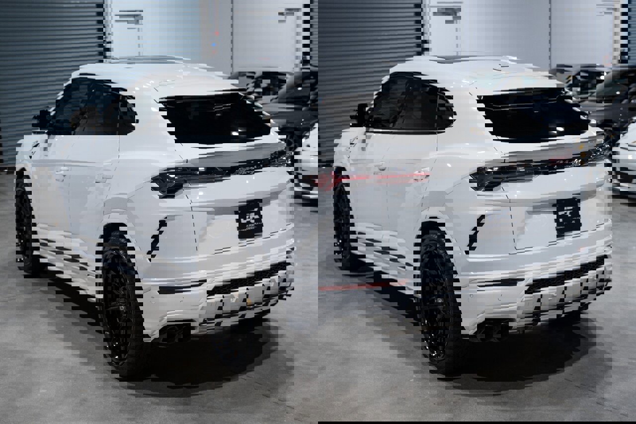 Used 2019 Lamborghini Urus image 4