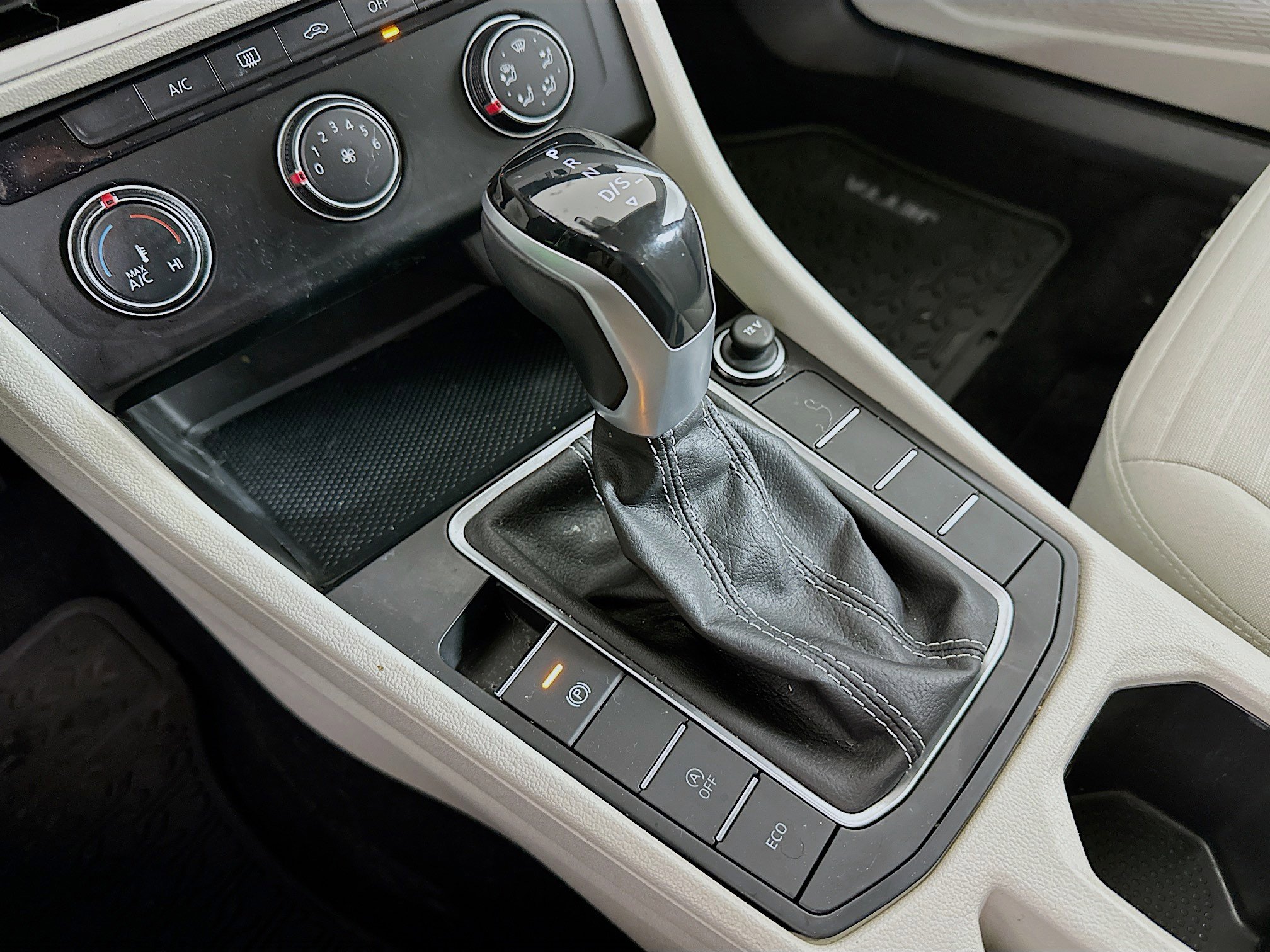 Used 2022 Volkswagen Jetta S image 24