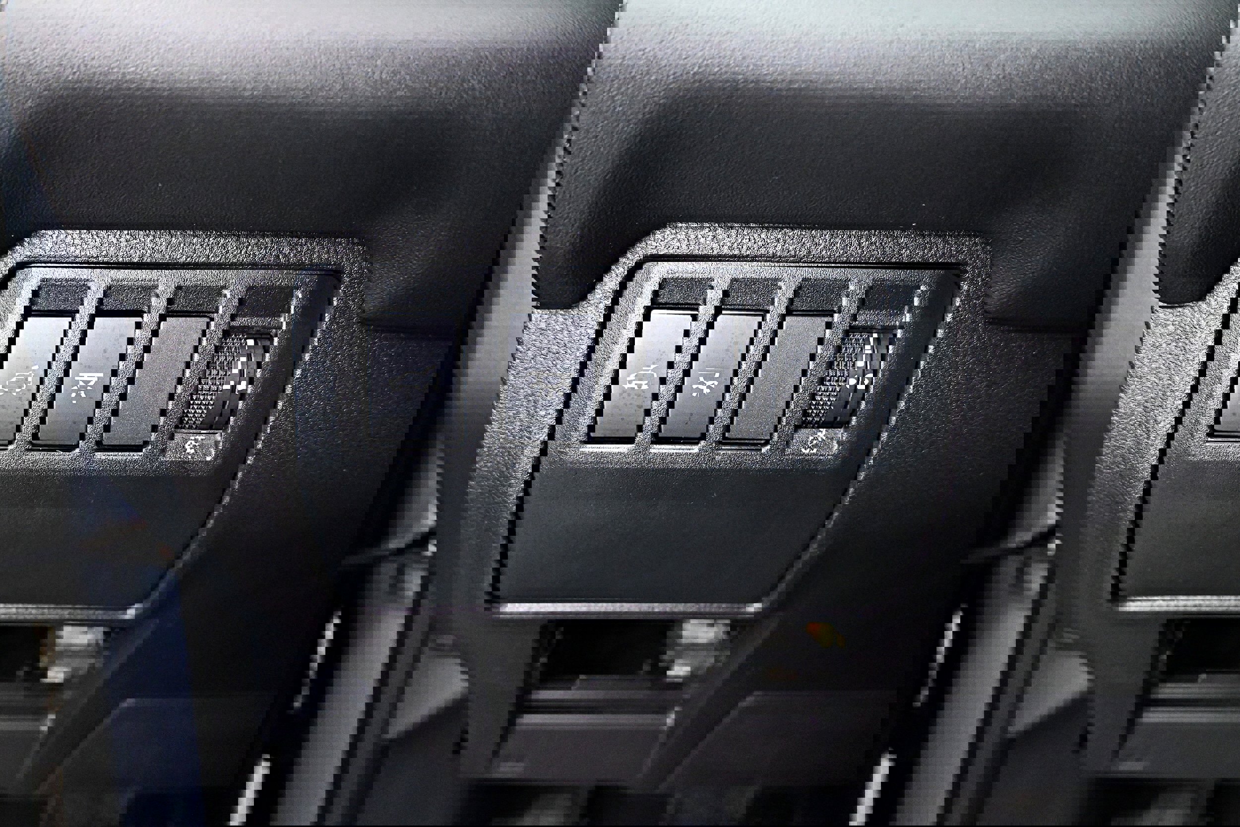 Used 2023 Subaru Ascent Limited image 9