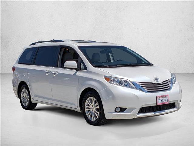Used 2016 Toyota Sienna XLE FWD image 4