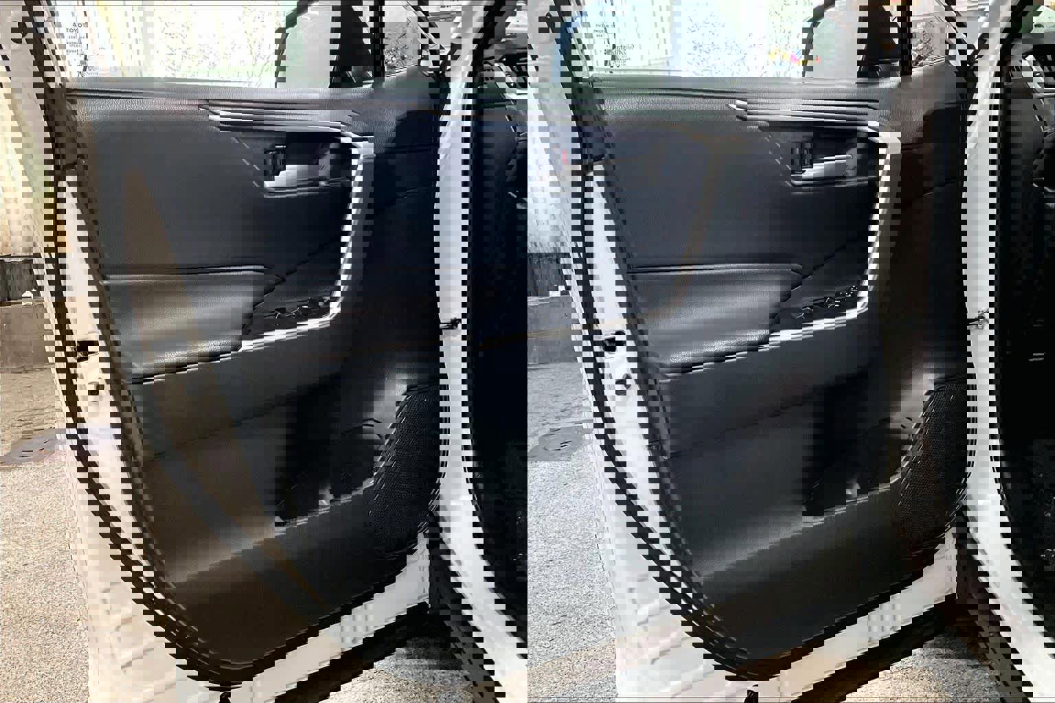 Used 2023 Toyota RAV4 XLE image 20