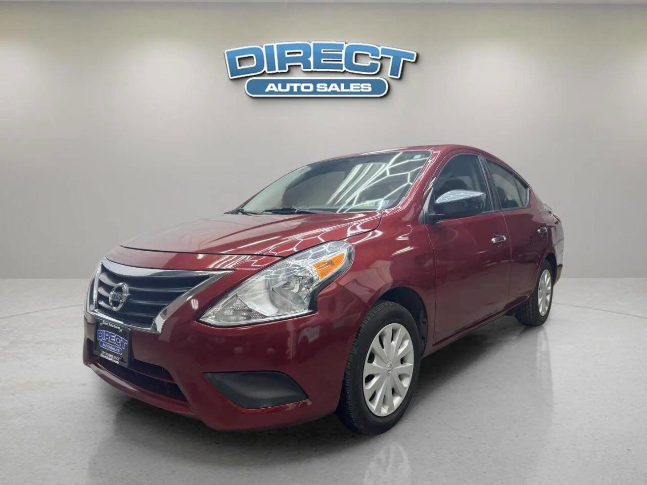 Used 2019 Nissan Versa SV image 3