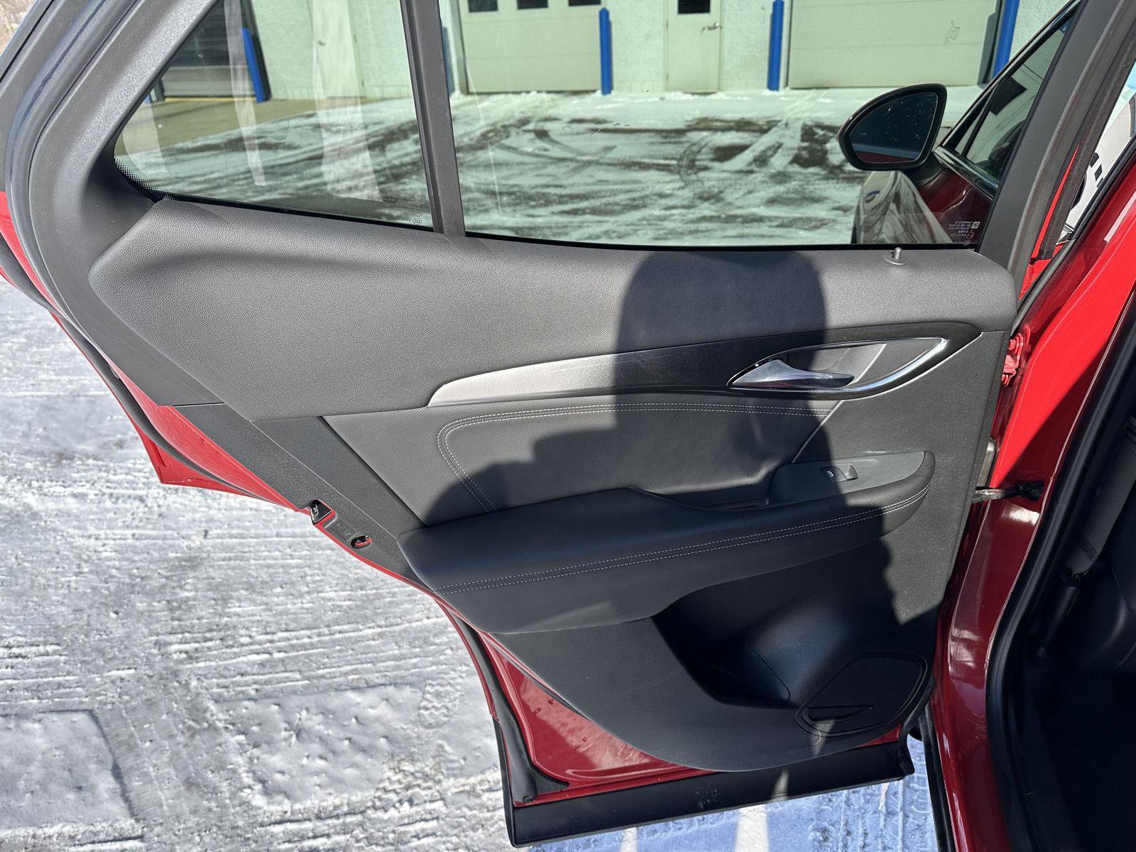 Used 2025 Buick Envision Preferred image 15