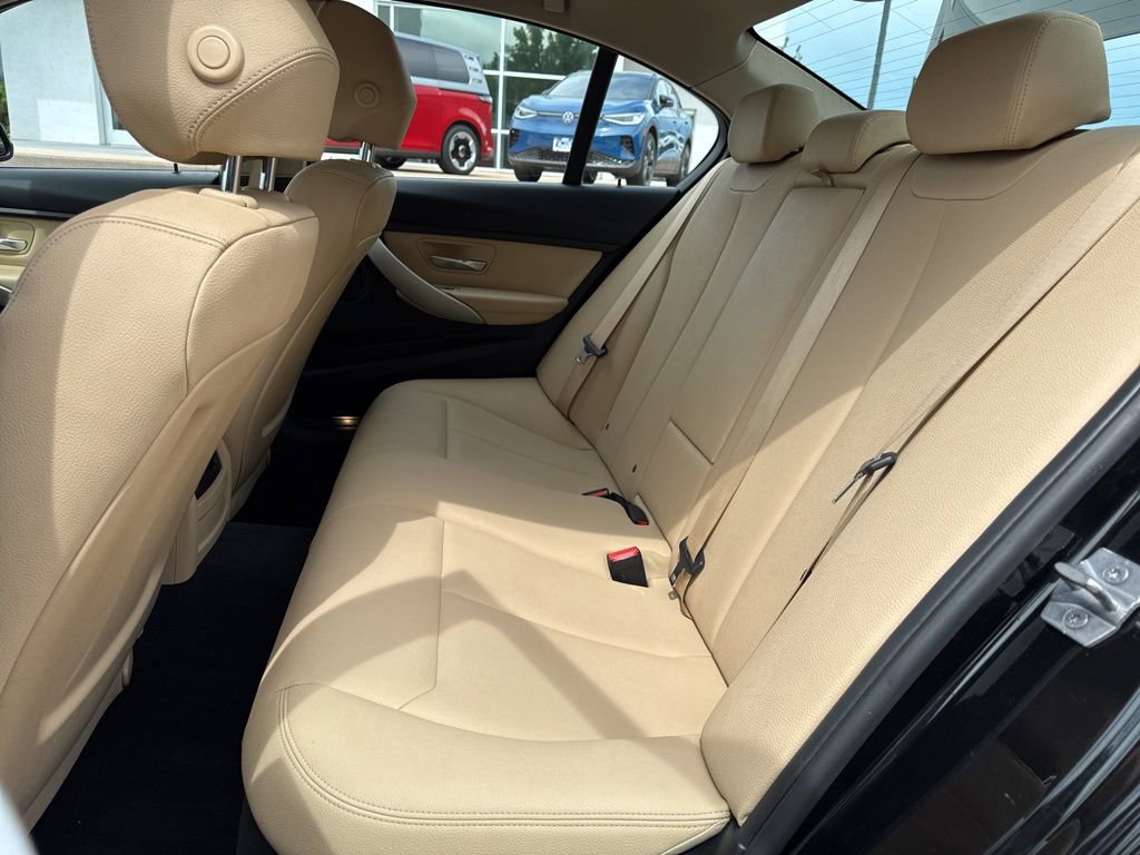 Used 2018 BMW 320i xDrive Sedan AWD/4WD image 24