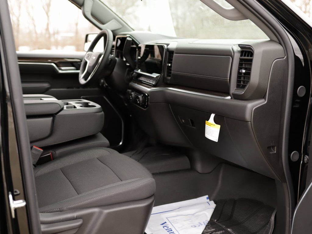 Used 2026 Chevrolet Silverado 1500 RST w/ RST Select Package AWD/4WD image 28