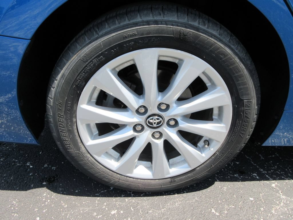 Used 2019 Toyota Camry LE FWD image 9