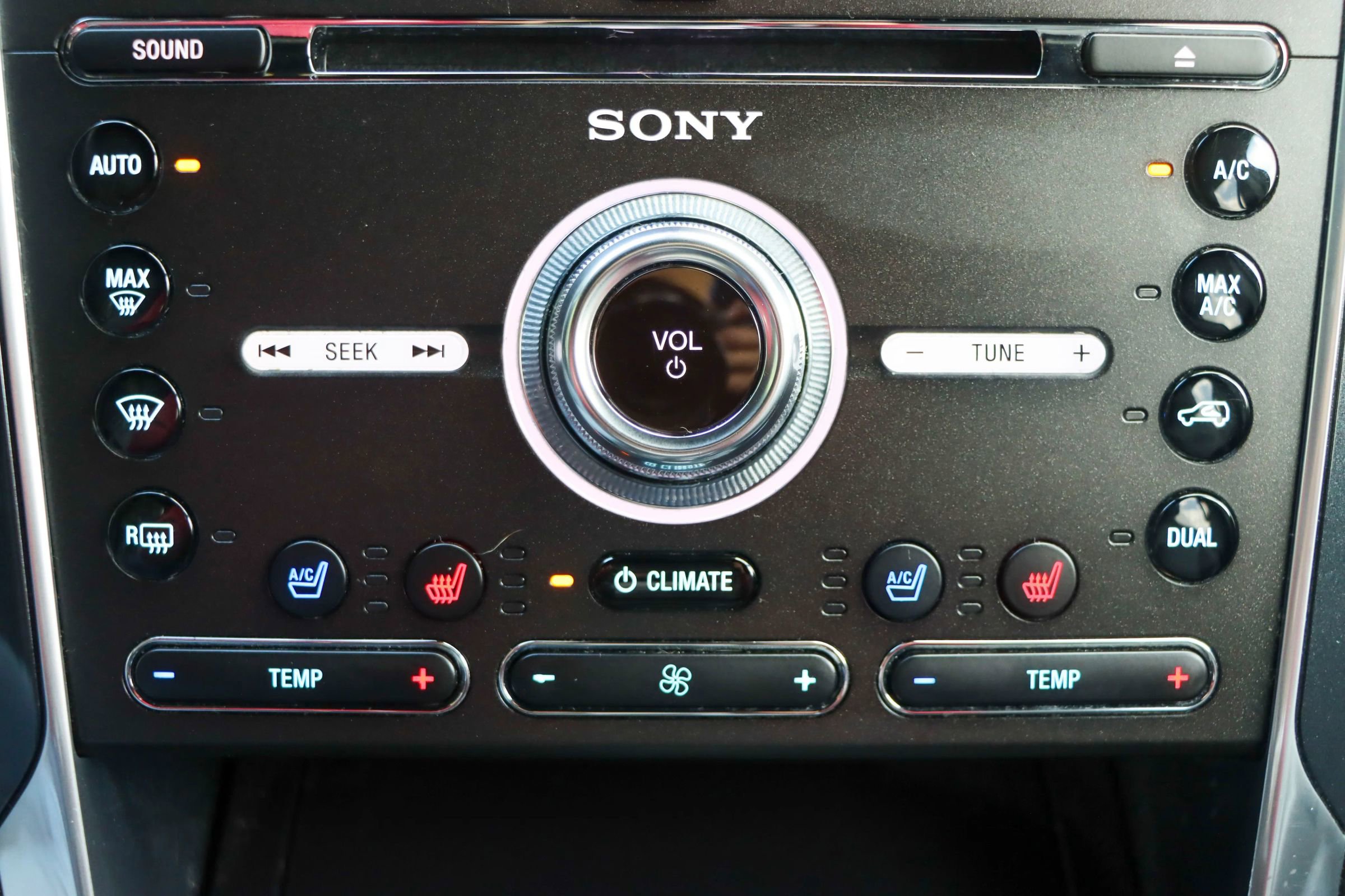Used 2018 Ford Explorer Limited w/ Ford Safe & Smart Package AWD/4WD image 45
