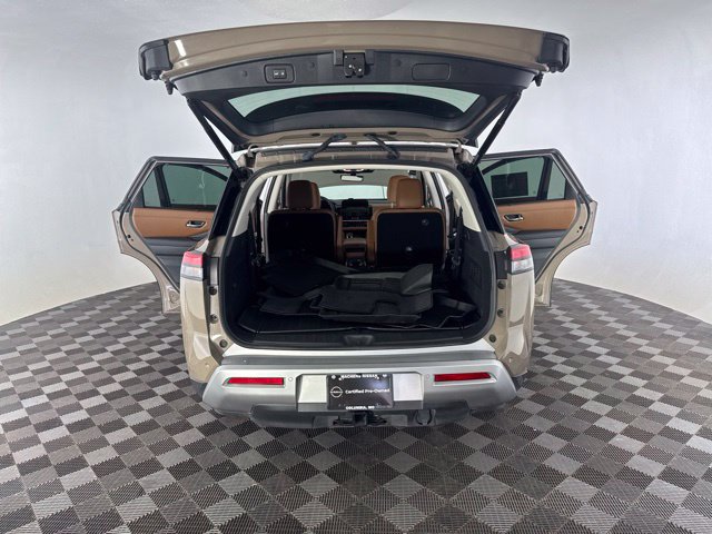 Certified 2025 Nissan Pathfinder Platinum AWD/4WD image 15