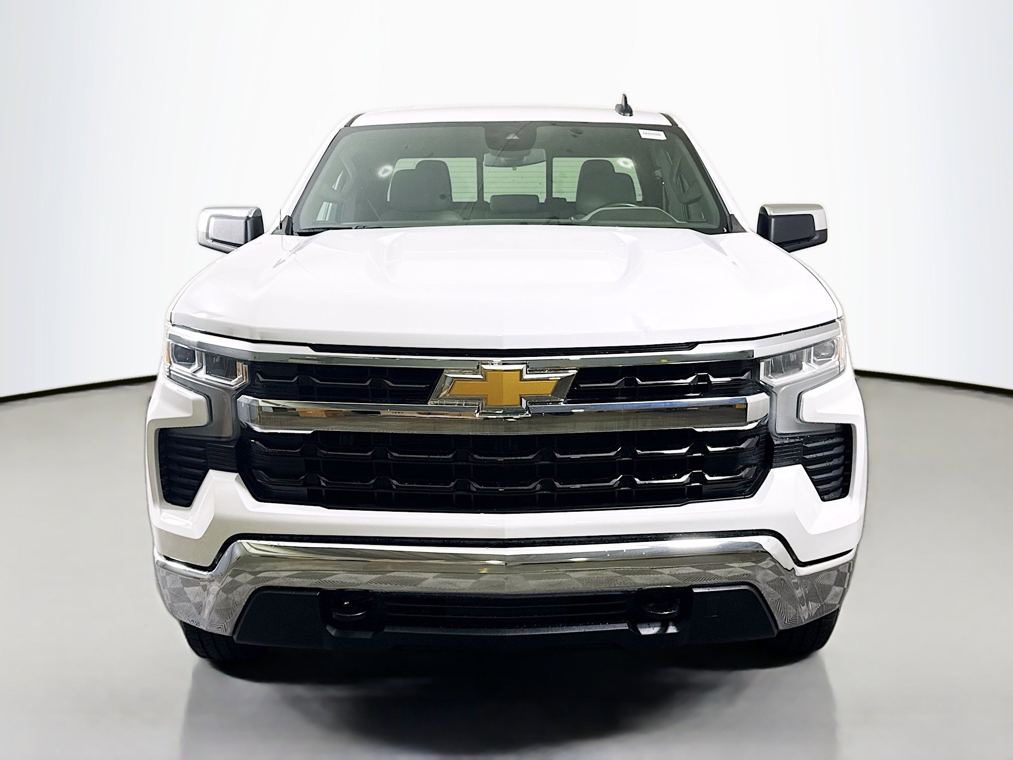 Used 2022 Chevrolet Silverado 1500 LT w/ Convenience Package II image 2