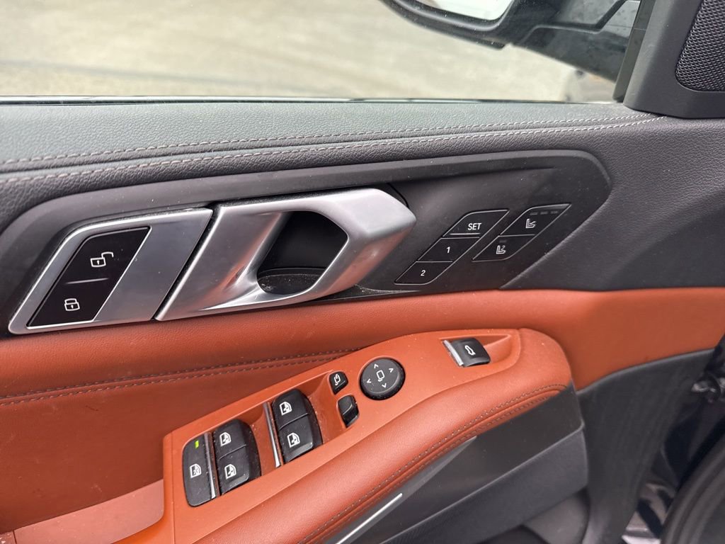 Used 2022 BMW X5 xDrive40i w/ M Sport Package image 8