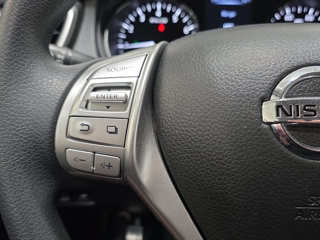 Used 2014 Nissan Rogue S AWD/4WD image 16