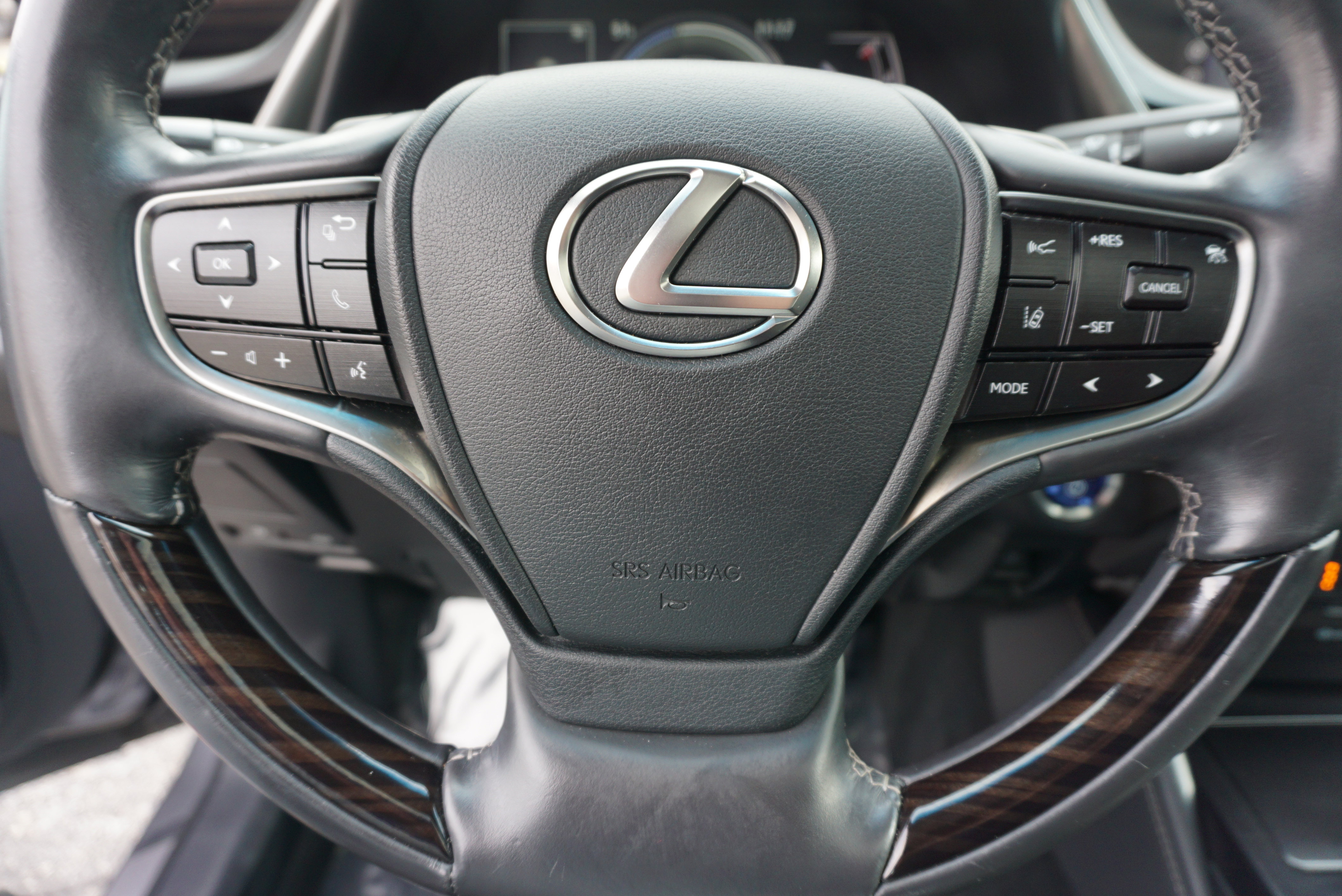 Used 2021 Lexus ES 300h w/ Premium Package image 9